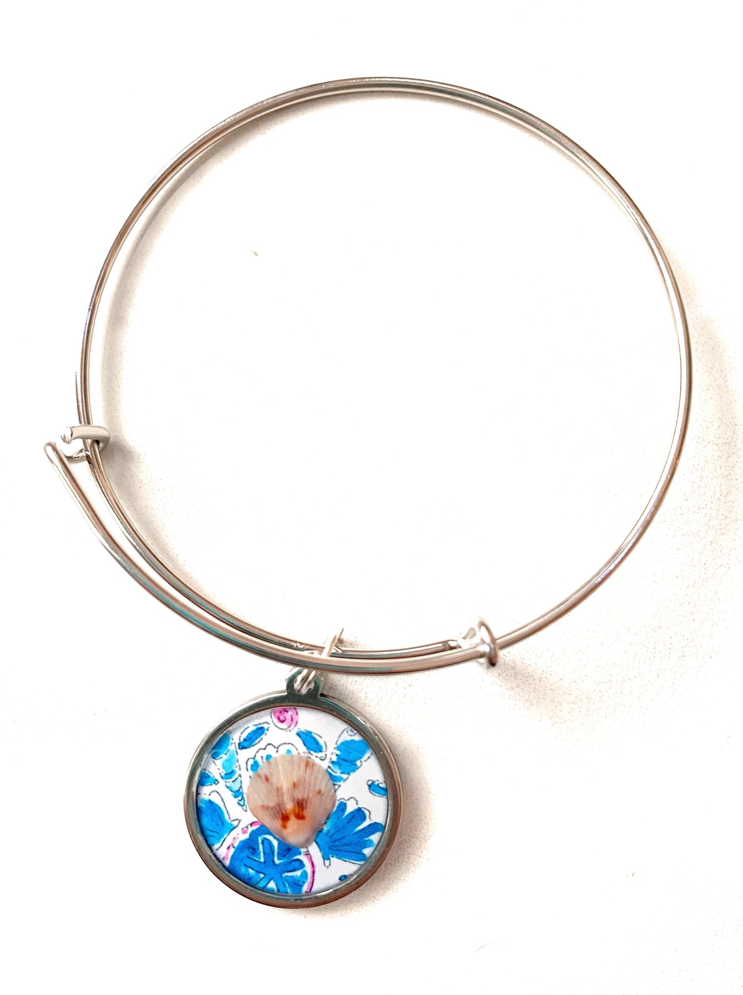Love Lilly Seashell Bangle