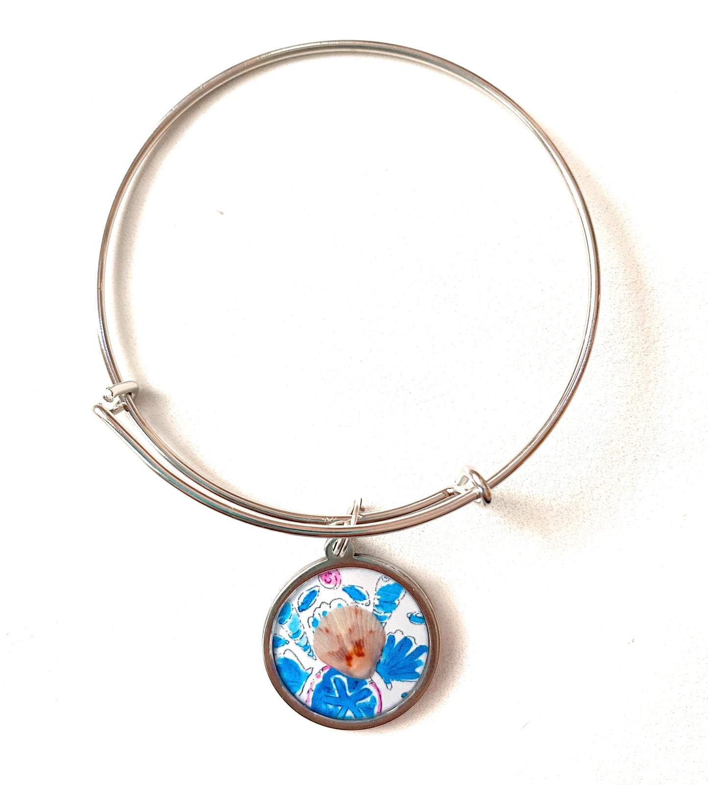 Love Lilly Seashell Bangle