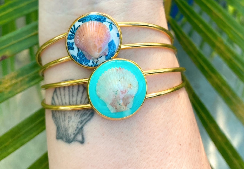Blue and White Seashell Bangle