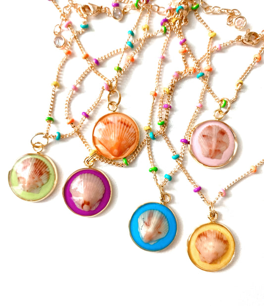 Live Colorfully Seashell Bracelets – Vibrant Coastal Stackable Jewelry