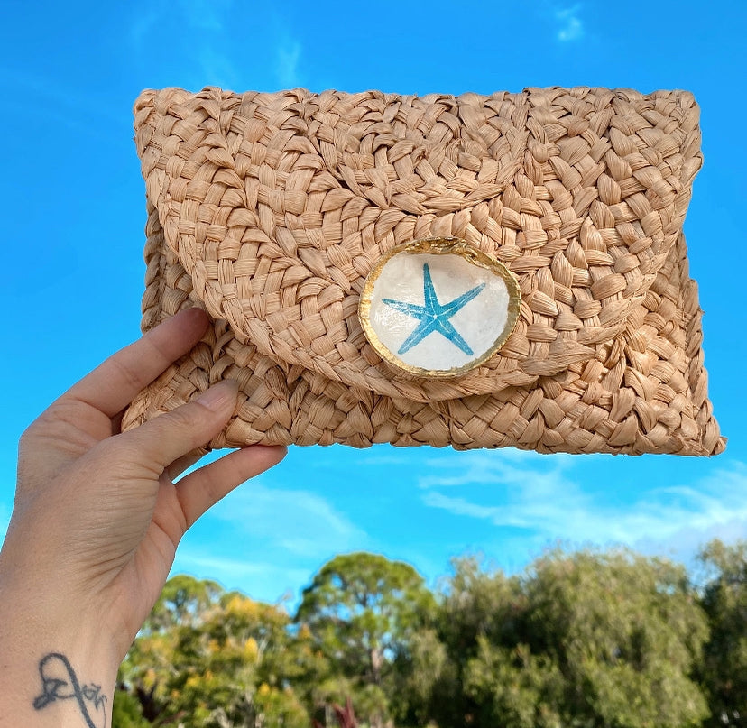 Gilded Florida Seashell Starfish Straw Clutch