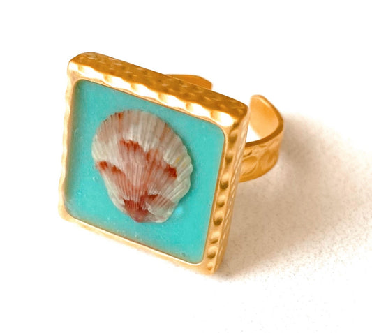 Hammered Gold Square Seashell Ring