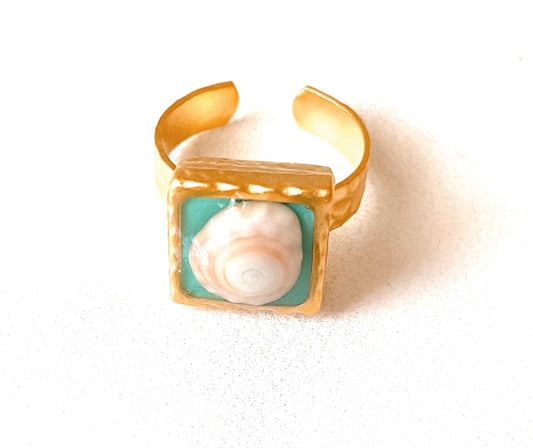 Hammered Gold Square Seashell Ring