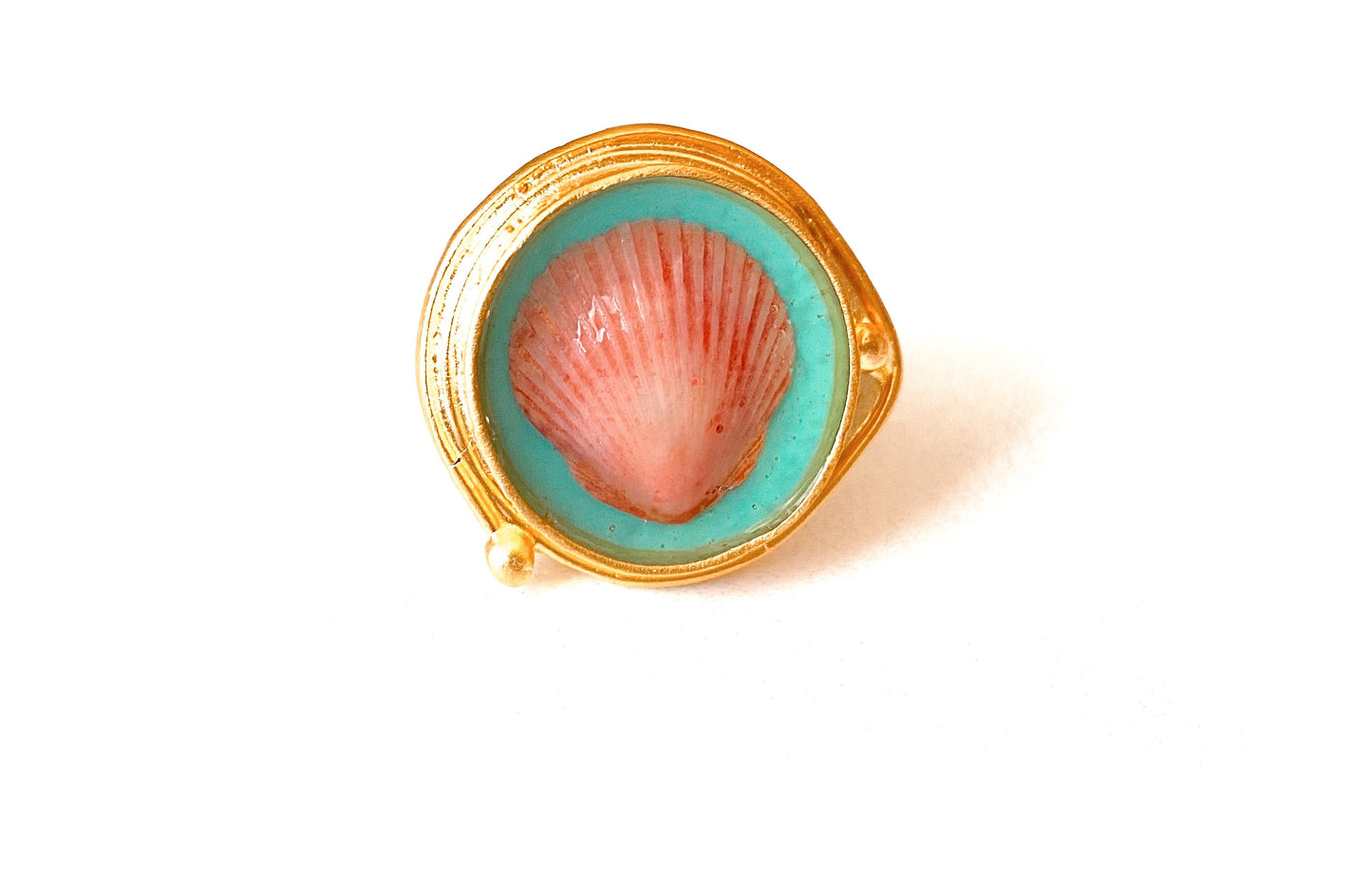 Gold Round Seashell Ring