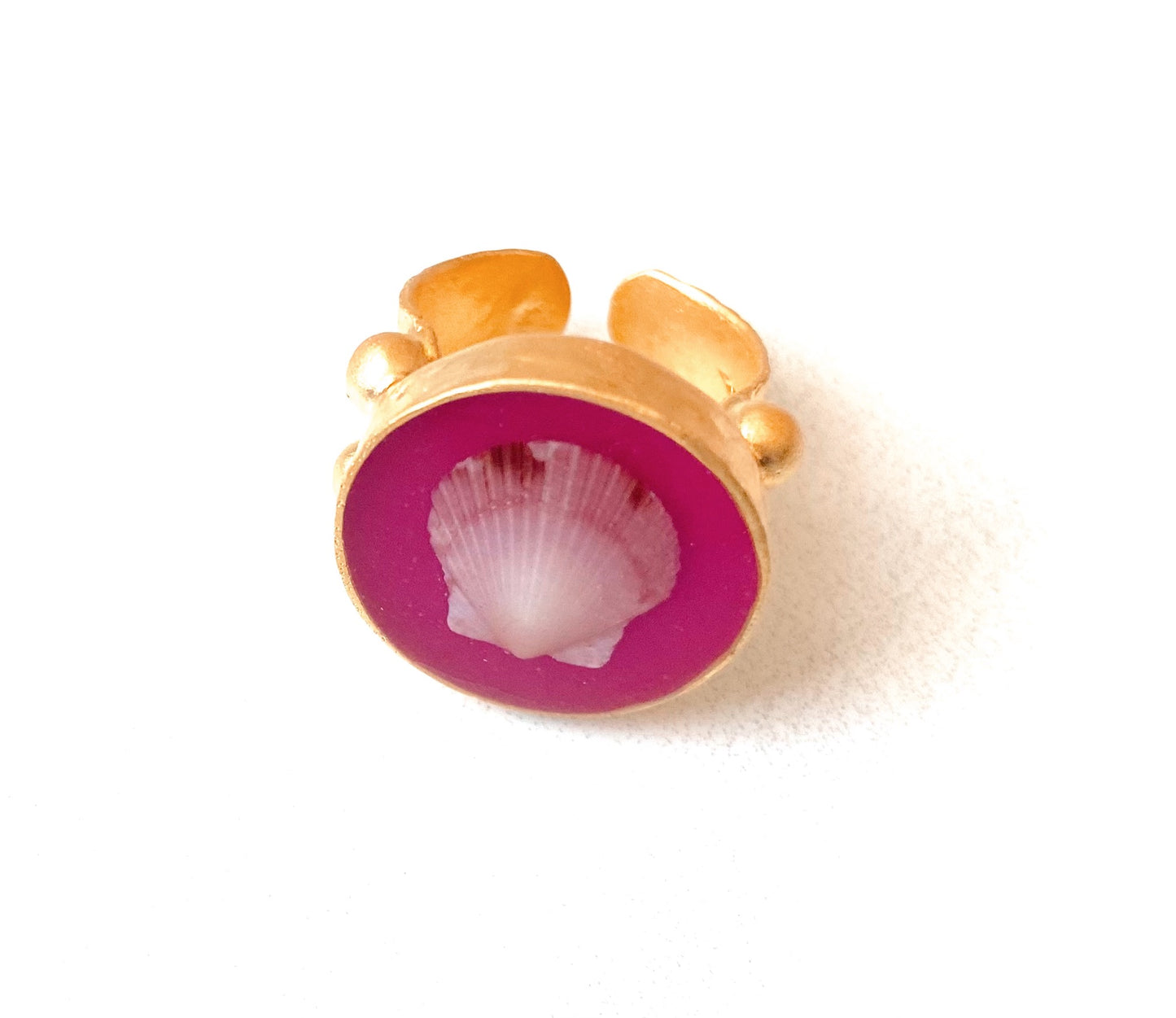 Moonrise Seashell Ring | Fuscia
