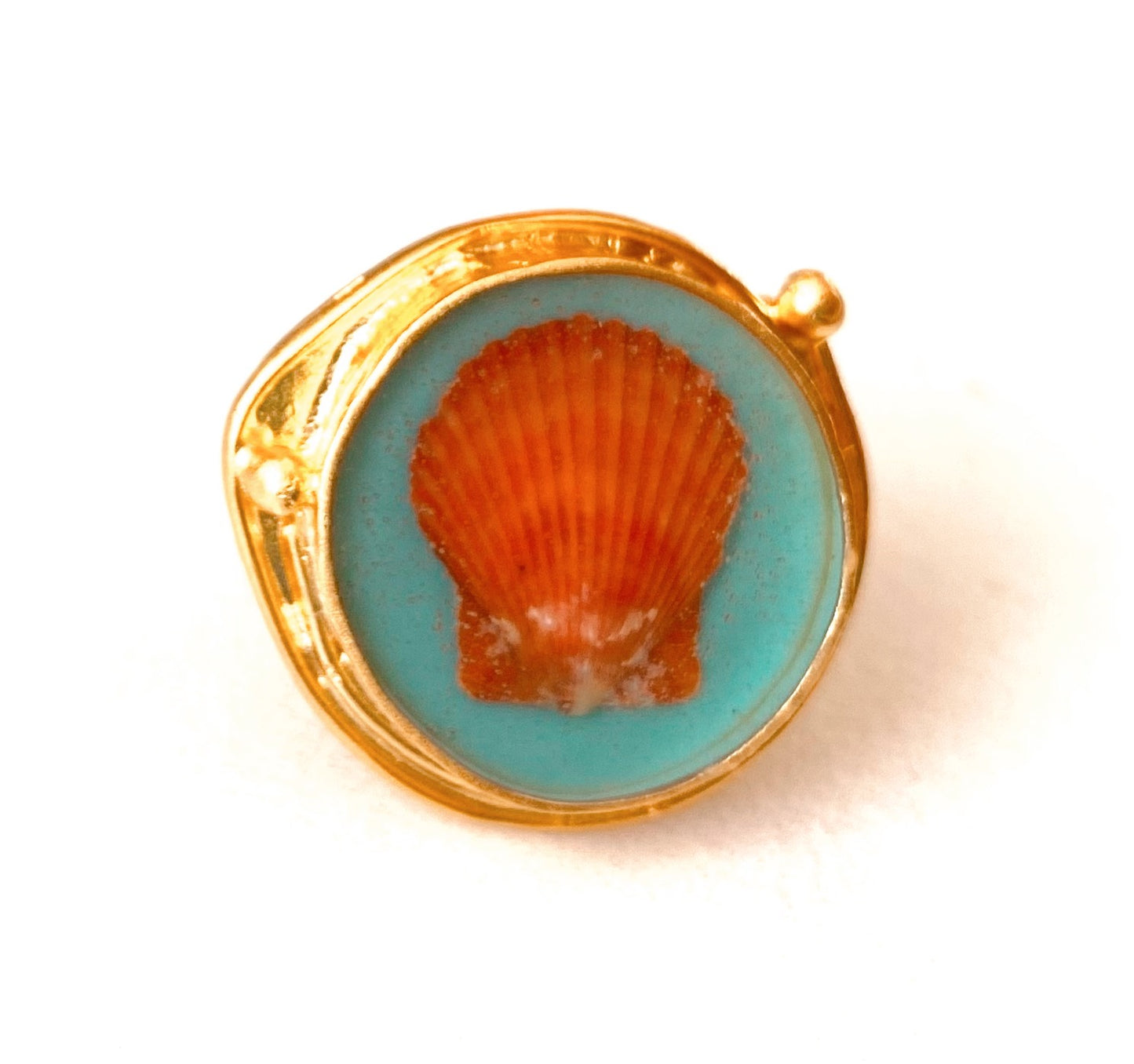 Gold Round Seashell Ring