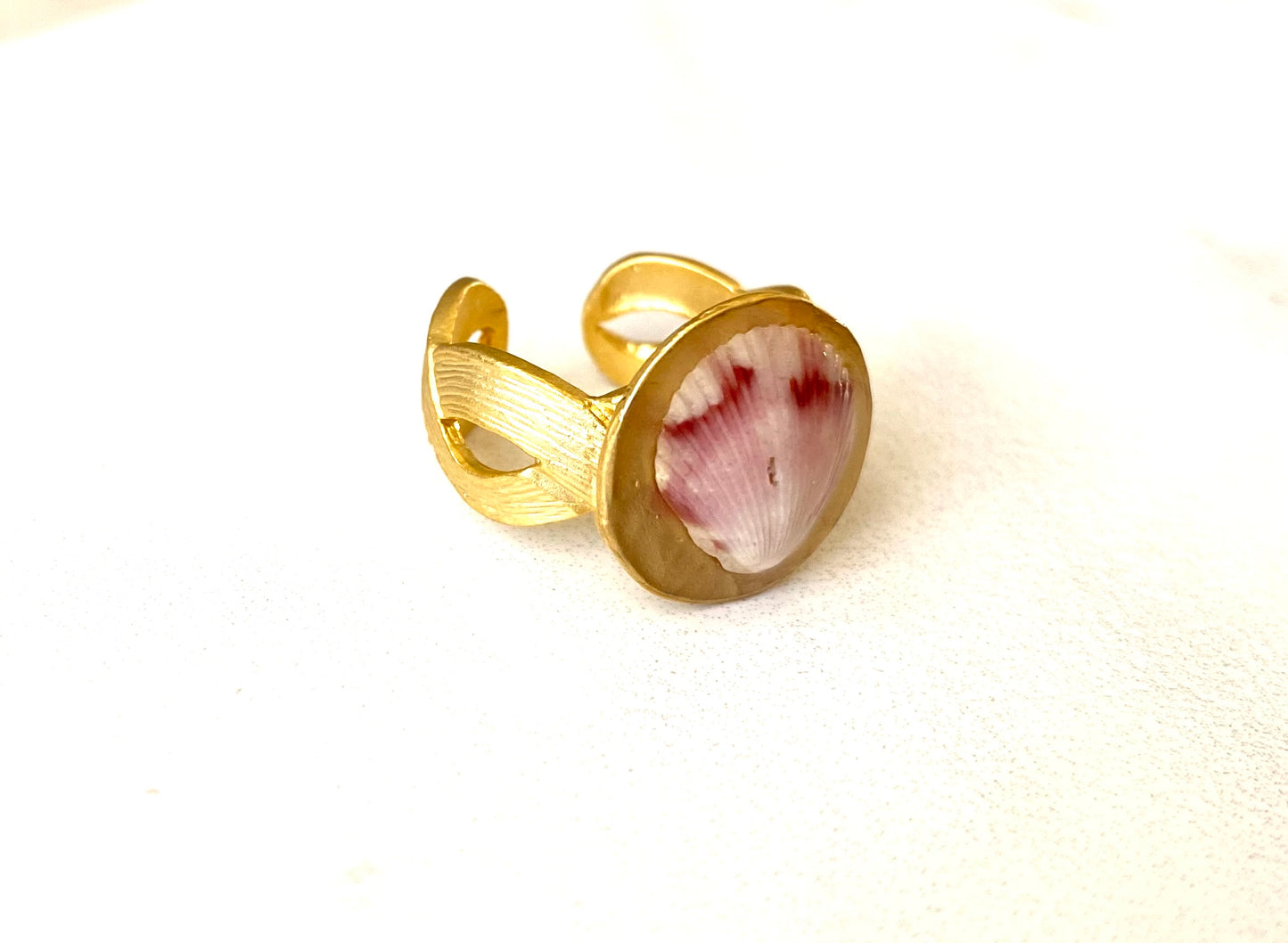 Pink Horizon Seashell Ring